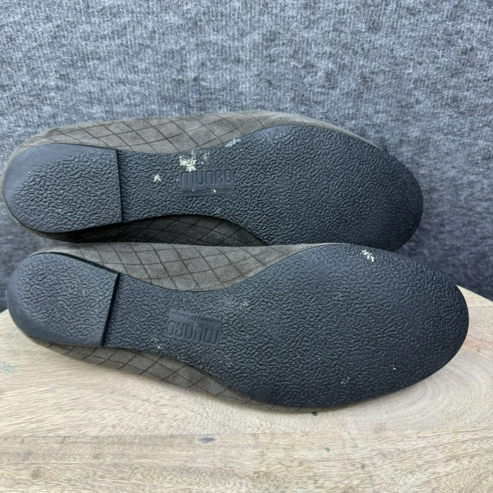 Munro Tassel Loafers 9 M Grey Quilted Suede‎ Comfort Classic Preppy Professional
